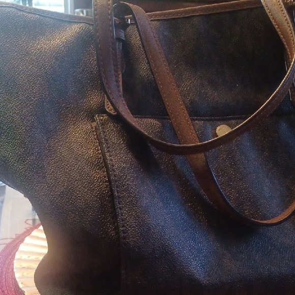 Michael Kors Elegant Black and Brown Tote - Picture 3 of 7